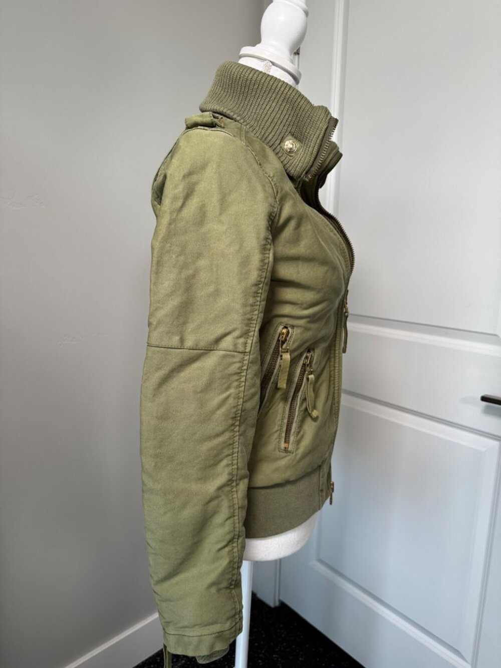 True Religion Military Green Bomber Funnel Knit Jacket Womens XS Stylish Casual - Picture 15 of 16
